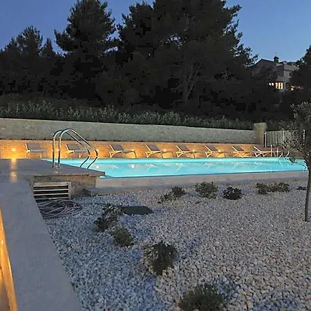 Malo Hotell 3*