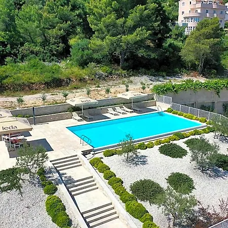 Malo Apartmanhotel Trogir